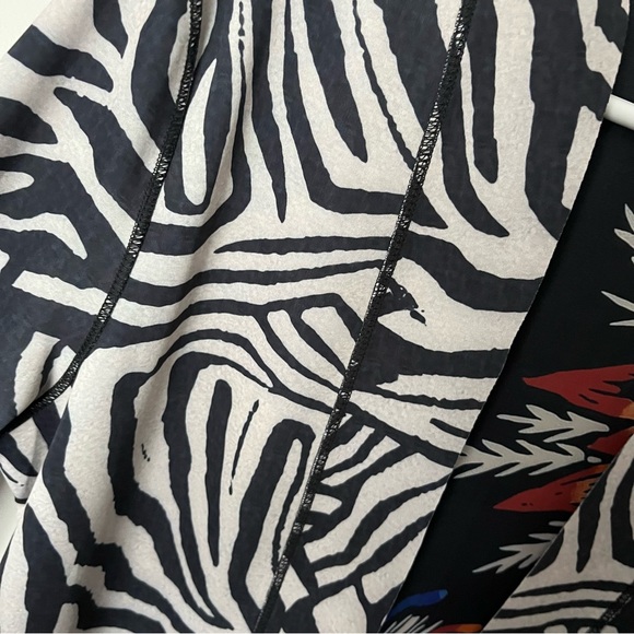 Lizzy & Coco Reversible Open Long Cardigan Size Large Floral and Zebra Print - Picture 5 of 10